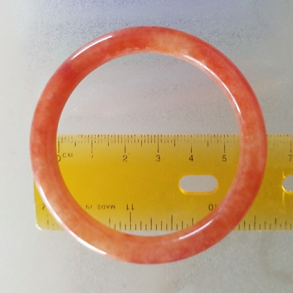 Red jade bangle - Picture 4 of 7